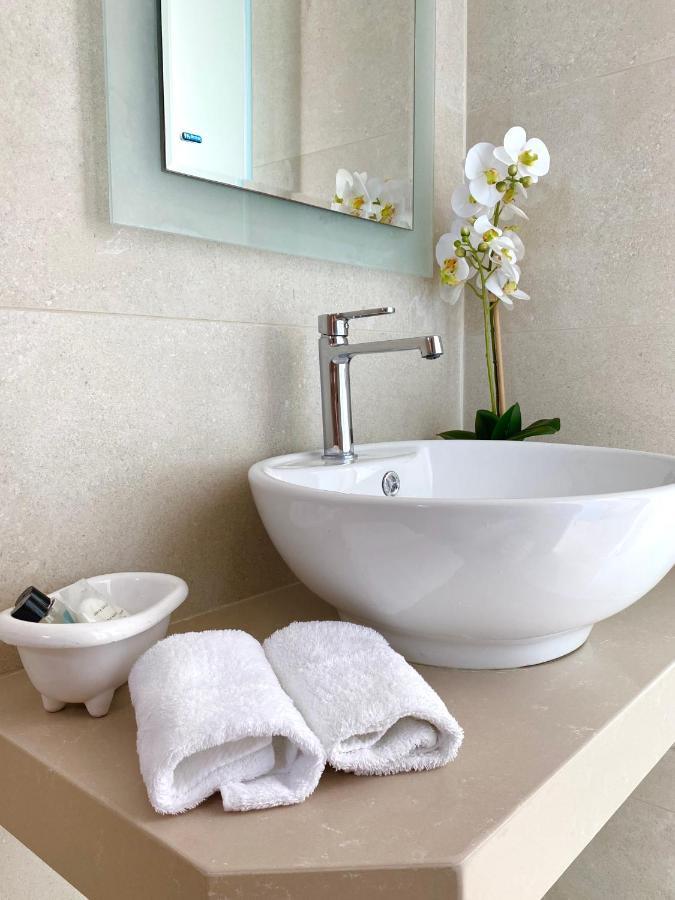 Eleftheria Hotel & Apartments オルノス エクステリア 写真