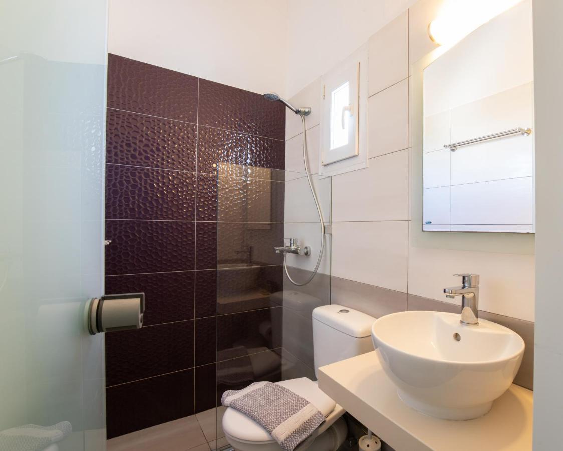 Eleftheria Hotel & Apartments オルノス エクステリア 写真