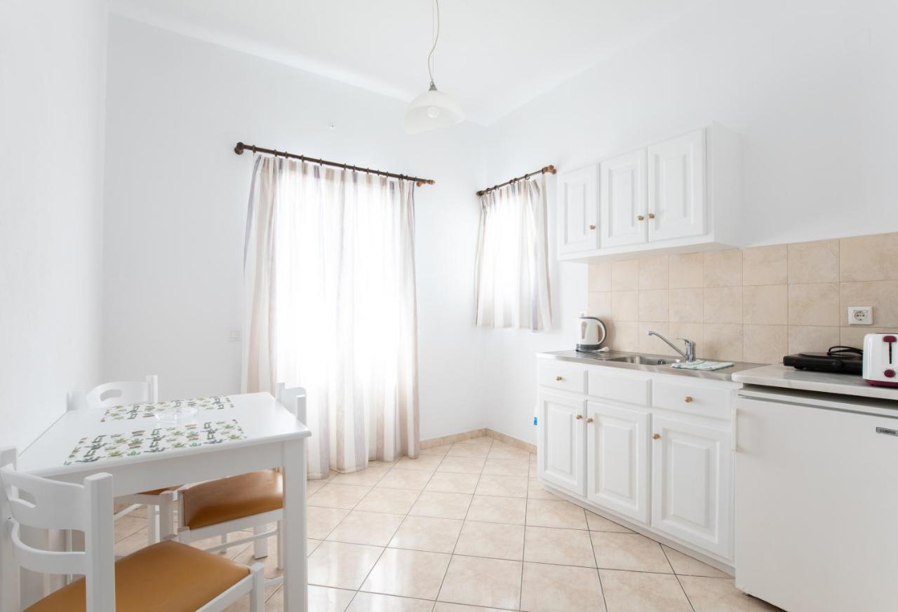 Eleftheria Hotel & Apartments オルノス エクステリア 写真