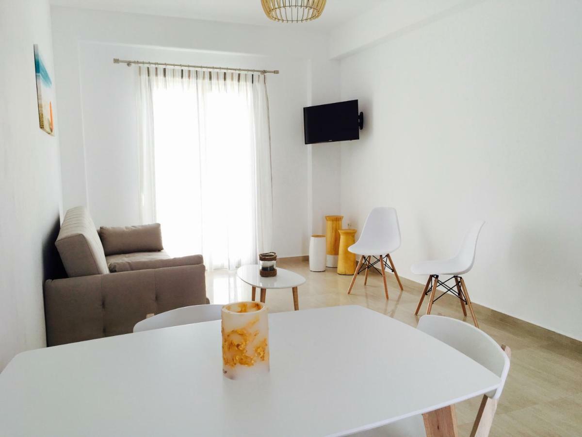 Eleftheria Hotel & Apartments オルノス エクステリア 写真
